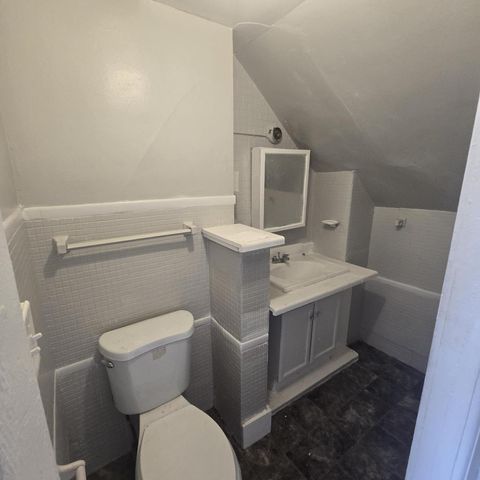 2548 N 18th STREET, Milwaukee, WI 53206