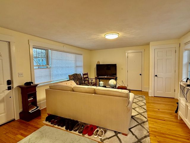 20 Alma Rd, Burlington, MA 01803