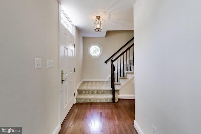 9425 GOLDFIELD LN, Burke, VA 22015