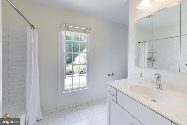 9425 GOLDFIELD LN, Burke, VA 22015