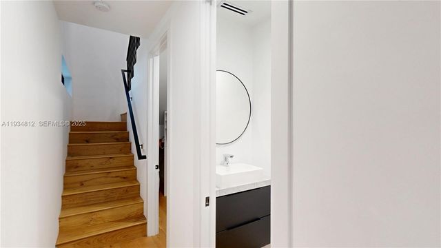 353 NW 50th St 353, Miami, FL 33127