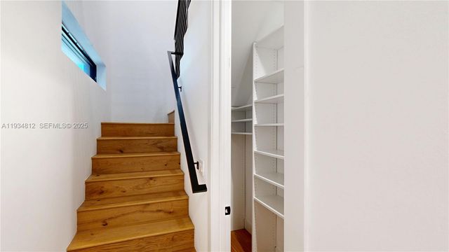 353 NW 50th St 353, Miami, FL 33127