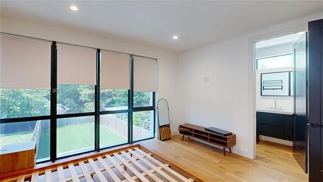 353 NW 50th St 353, Miami, FL 33127