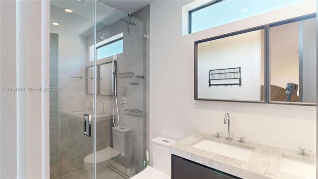 353 NW 50th St 353, Miami, FL 33127