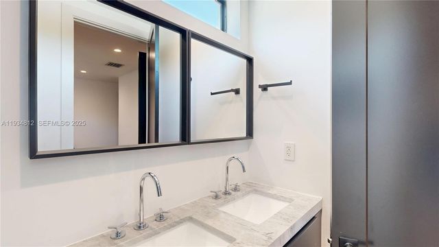 353 NW 50th St 353, Miami, FL 33127