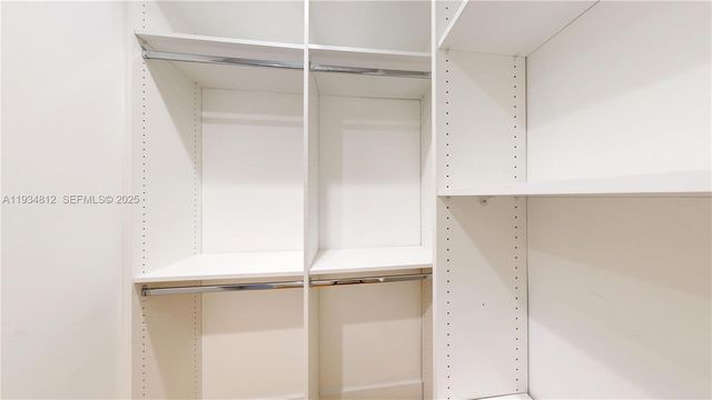 353 NW 50th St 353, Miami, FL 33127