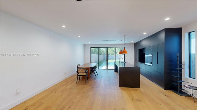 353 NW 50th St 353, Miami, FL 33127