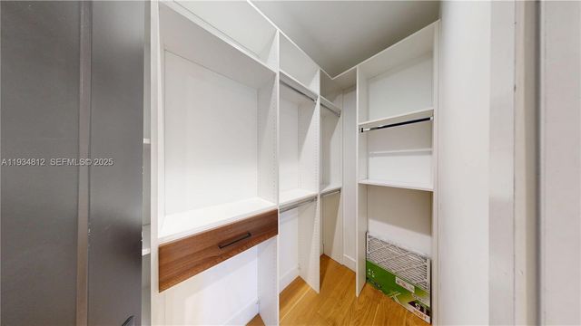 353 NW 50th St 353, Miami, FL 33127