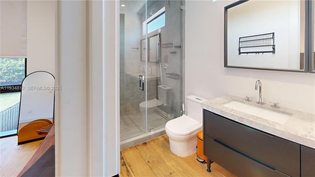 353 NW 50th St 353, Miami, FL 33127