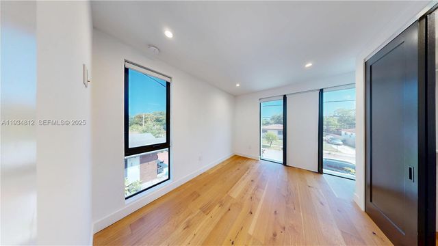 353 NW 50th St 353, Miami, FL 33127