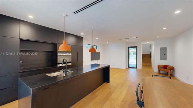 353 NW 50th St 353, Miami, FL 33127