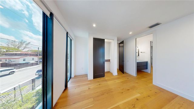 353 NW 50th St 353, Miami, FL 33127