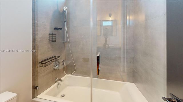 353 NW 50th St 353, Miami, FL 33127