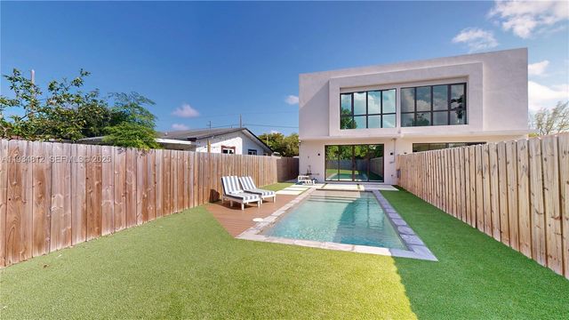 353 NW 50th St 353, Miami, FL 33127