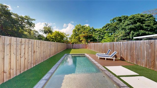 353 NW 50th St 353, Miami, FL 33127