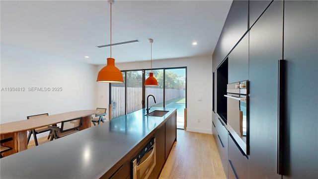 353 NW 50th St 353, Miami, FL 33127