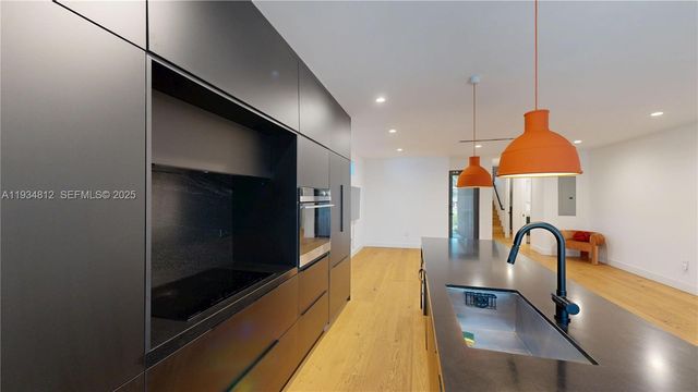 353 NW 50th St 353, Miami, FL 33127