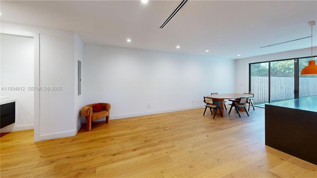 353 NW 50th St 353, Miami, FL 33127