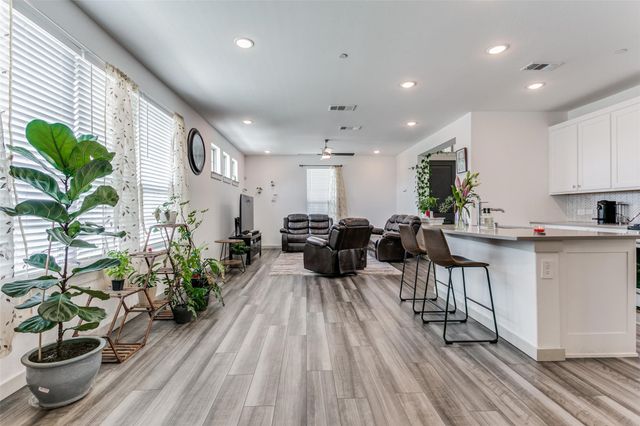 2744 Parkview Place, Lewisville, TX 75067