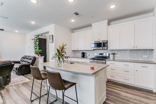 2744 Parkview Place, Lewisville, TX 75067