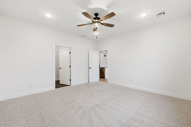 620 Elmwood St, Park City, KS 67147