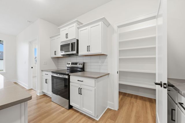 620 Elmwood St, Park City, KS 67147