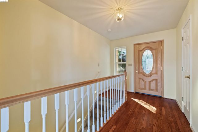 15830 Ridgefield Court, Sonora, CA 95370