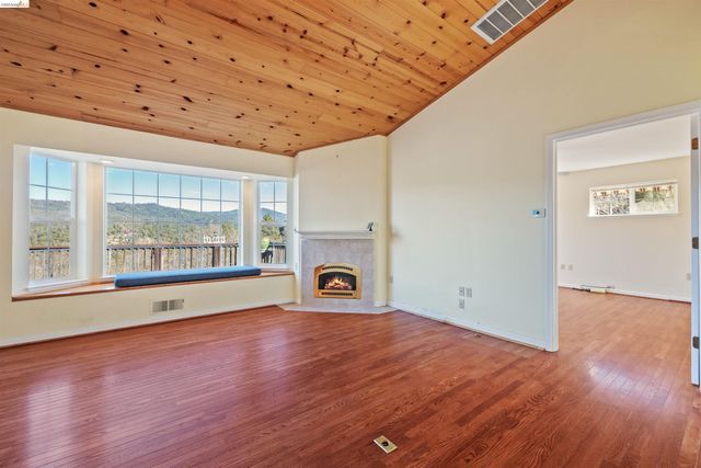 15830 Ridgefield Court, Sonora, CA 95370