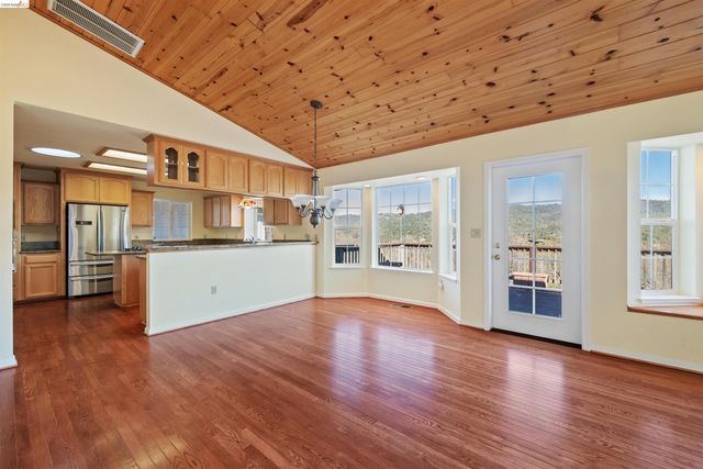 15830 Ridgefield Court, Sonora, CA 95370