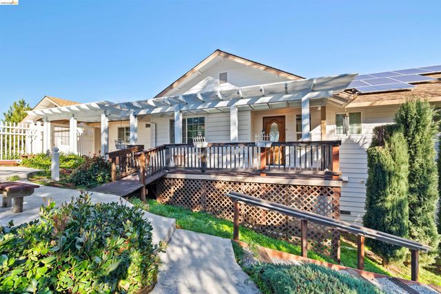 15830 Ridgefield Court, Sonora, CA 95370