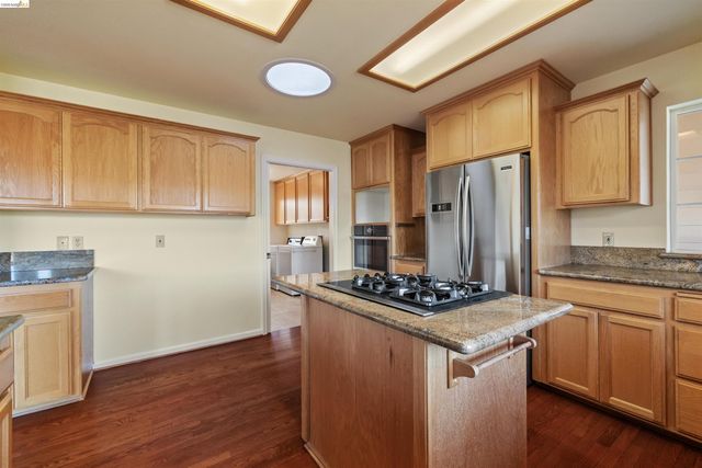 15830 Ridgefield Court, Sonora, CA 95370