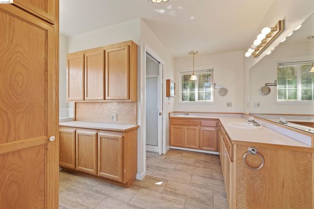 15830 Ridgefield Court, Sonora, CA 95370