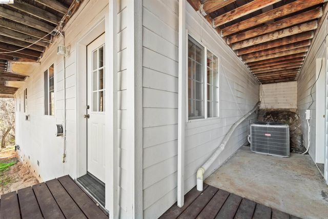 15830 Ridgefield Court, Sonora, CA 95370