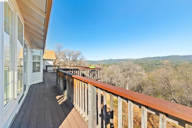 15830 Ridgefield Court, Sonora, CA 95370