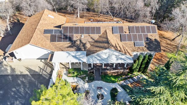 15830 Ridgefield Court, Sonora, CA 95370