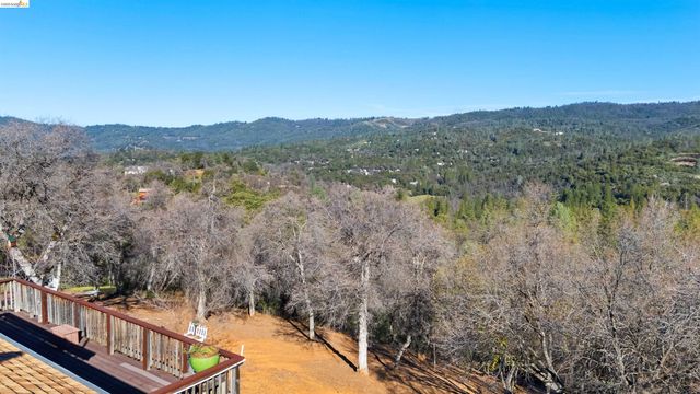15830 Ridgefield Court, Sonora, CA 95370