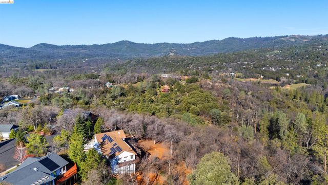 15830 Ridgefield Court, Sonora, CA 95370