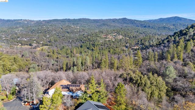 15830 Ridgefield Court, Sonora, CA 95370