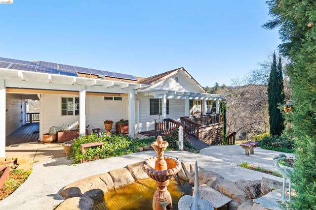 15830 Ridgefield Court, Sonora, CA 95370