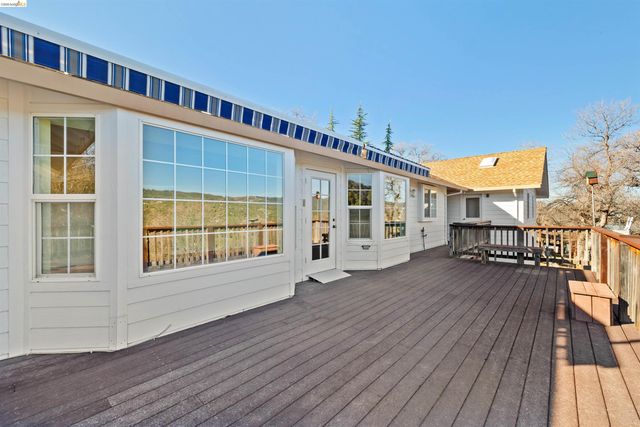 15830 Ridgefield Court, Sonora, CA 95370