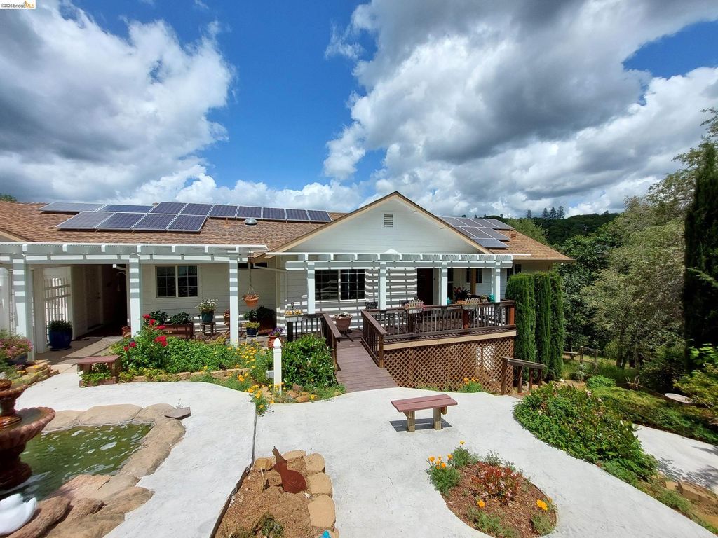 15830 Ridgefield Court, Sonora, CA 95370