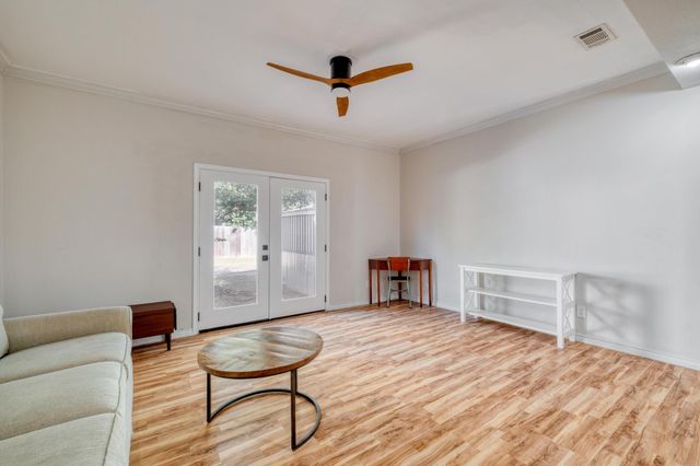 1409 Burns BLVD, Taylor, TX 76574