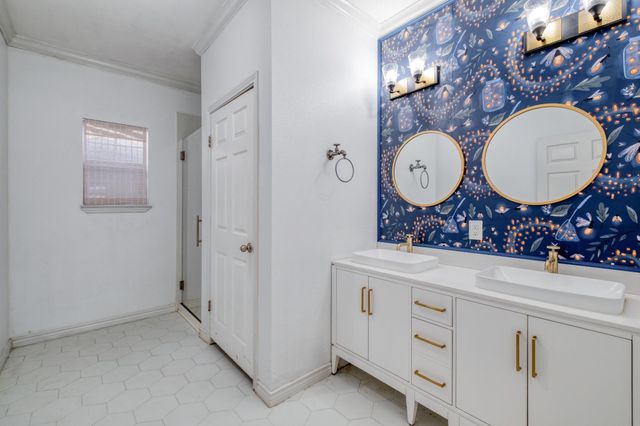 1409 Burns BLVD, Taylor, TX 76574