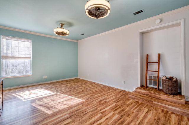 1409 Burns BLVD, Taylor, TX 76574