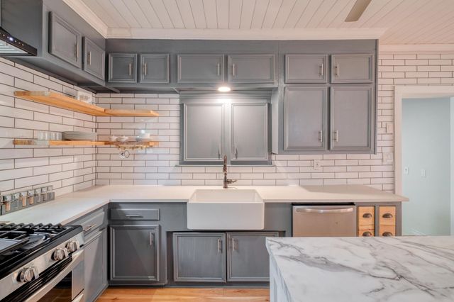 1409 Burns BLVD, Taylor, TX 76574