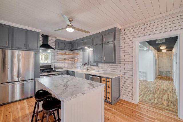 1409 Burns BLVD, Taylor, TX 76574