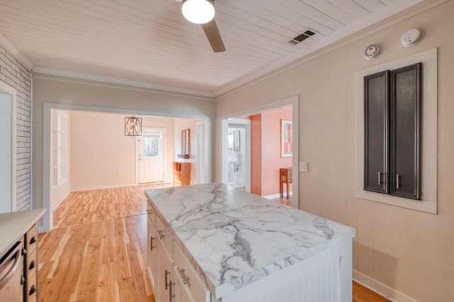 1409 Burns BLVD, Taylor, TX 76574