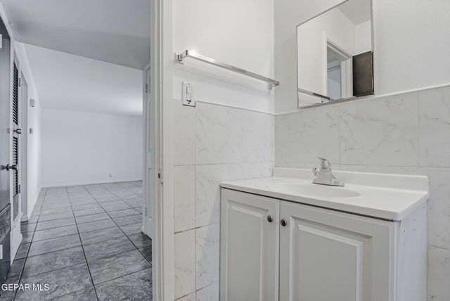 2901 Harrison Avenue, El Paso, TX 79930