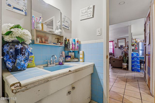 2901 Harrison Avenue, El Paso, TX 79930