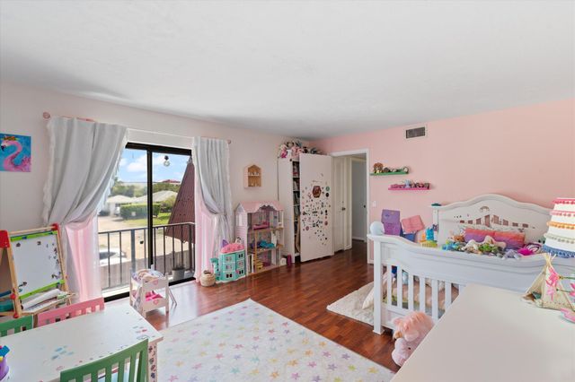 1423 SW 28th Avenue, Boynton Beach, FL 33426